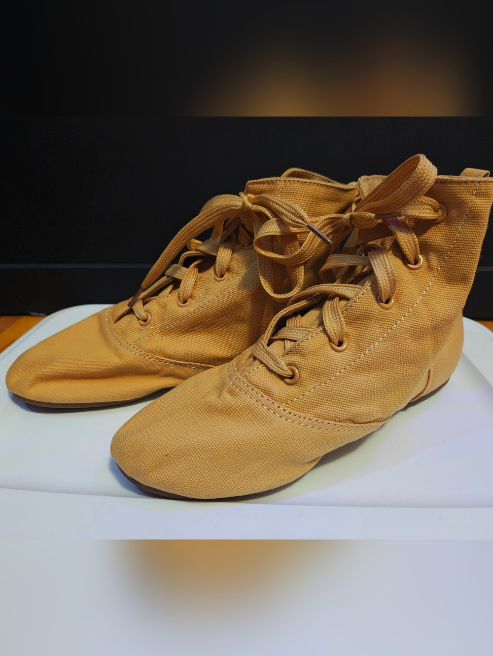 High Top Jazz Dance Boots Brand New Canvas Tan Size 38 (W8).